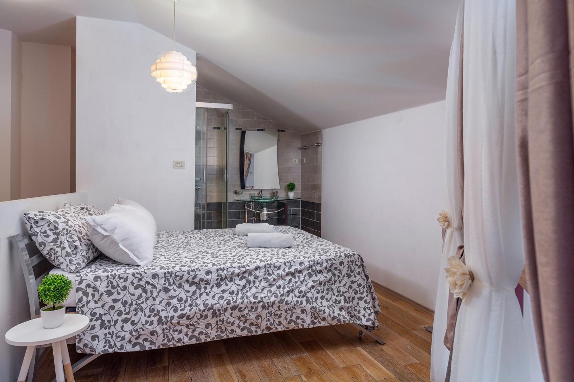 Deluxe Apartment Marina With A Private Parking Rijeka Exterior photo