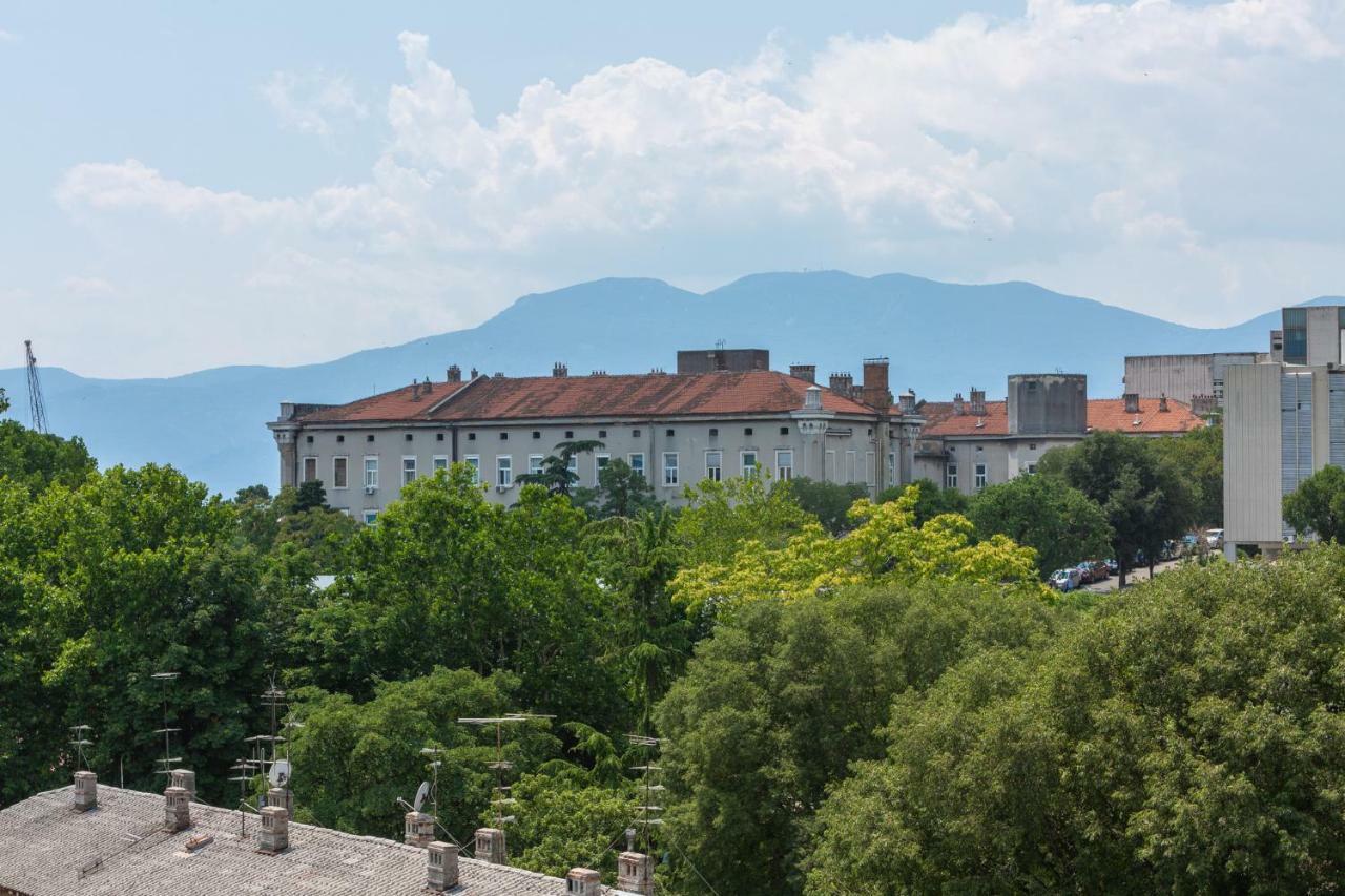 Deluxe Apartment Marina With A Private Parking Rijeka Exterior photo